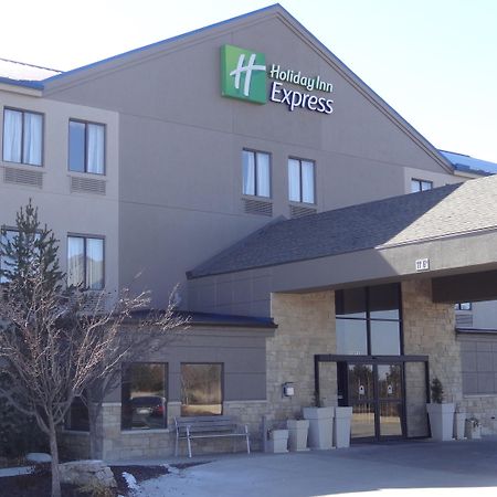 Holiday Inn Express Hotel Kansas City - Bonner Springs By Ihg Kültér fotó