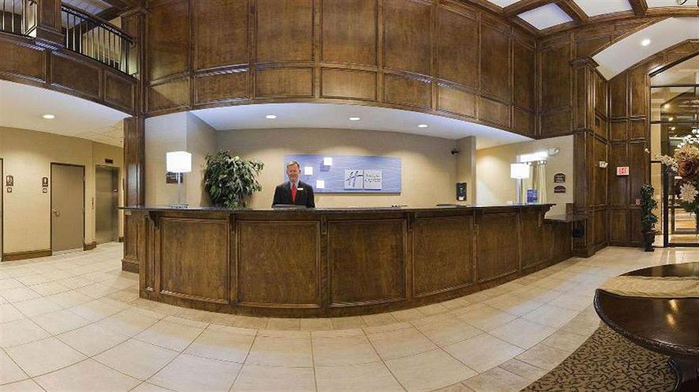 Holiday Inn Express Hotel Kansas City - Bonner Springs By Ihg Kültér fotó