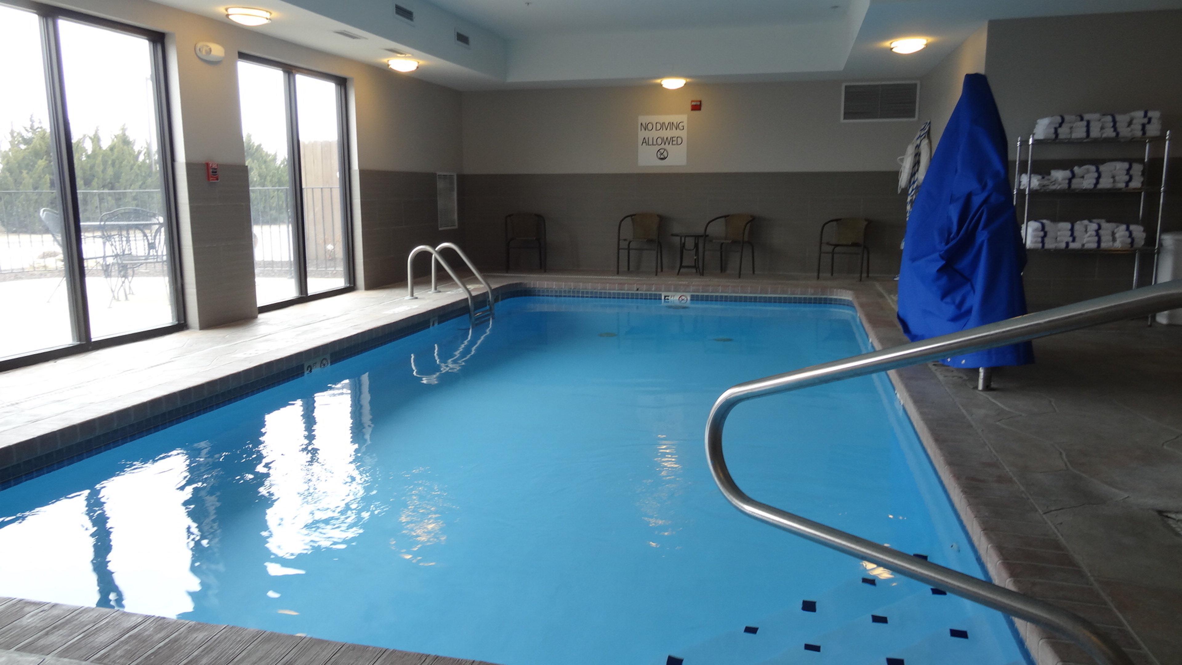 Holiday Inn Express Hotel Kansas City - Bonner Springs By Ihg Kültér fotó