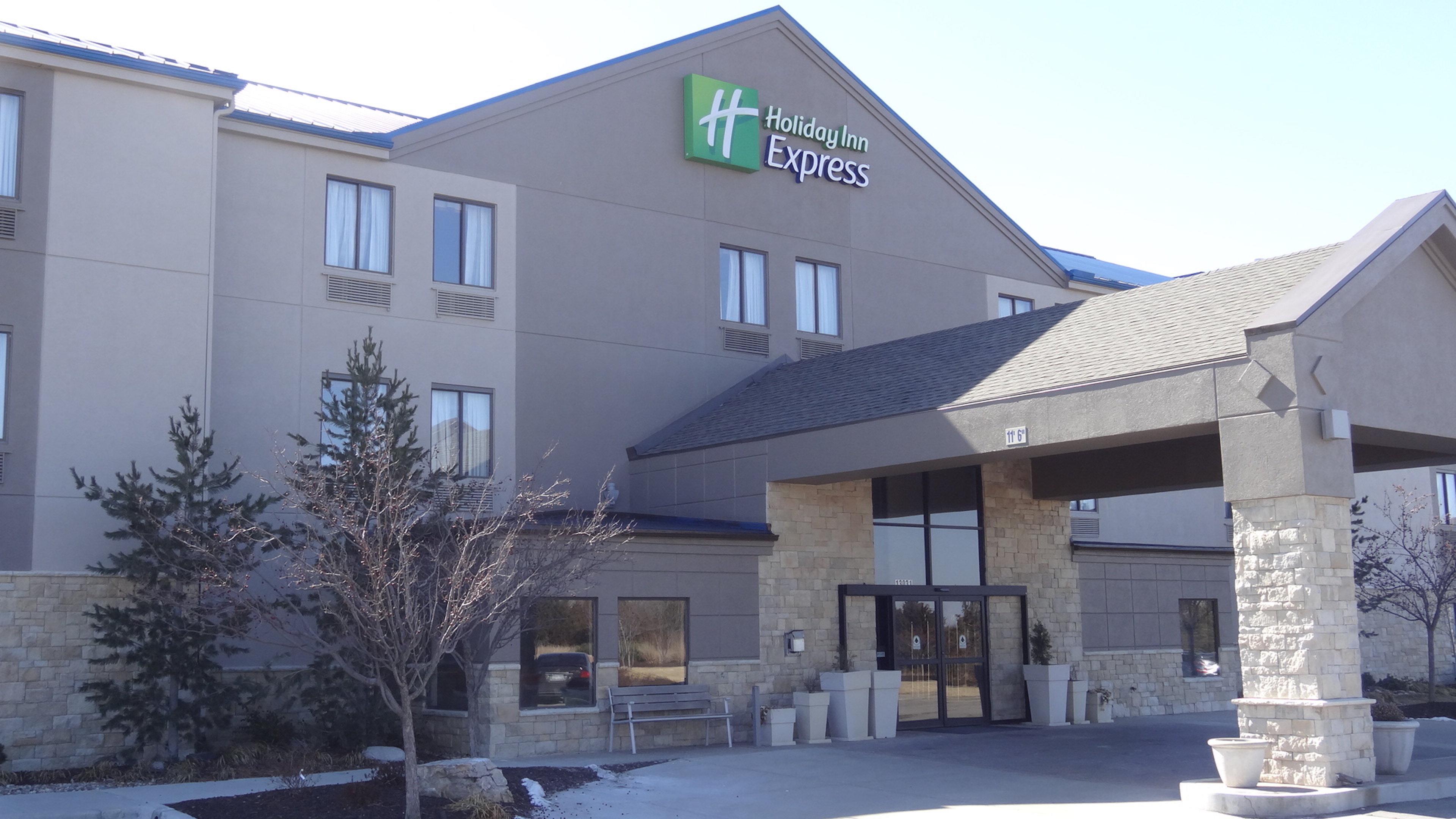Holiday Inn Express Hotel Kansas City - Bonner Springs By Ihg Kültér fotó