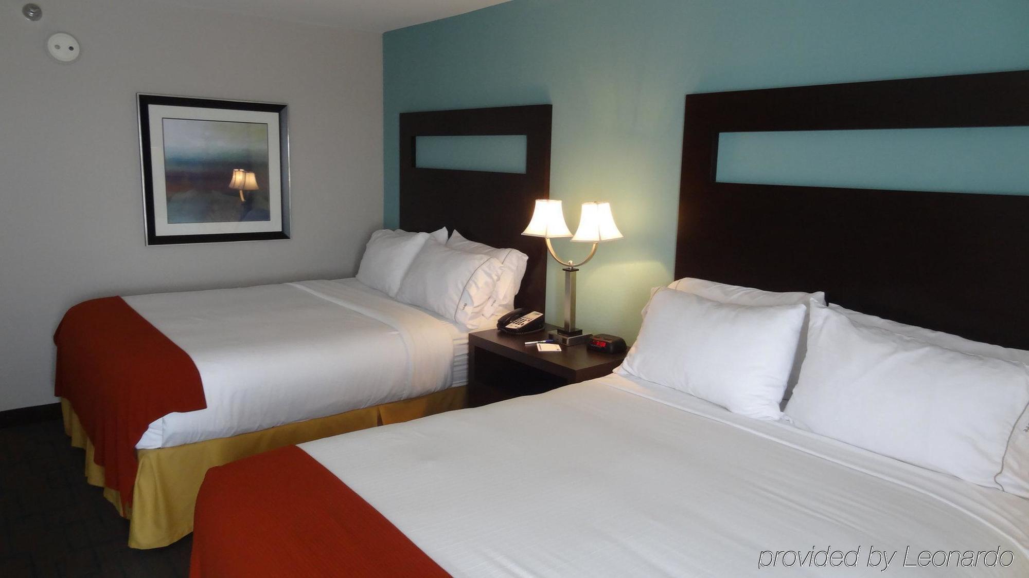 Holiday Inn Express Hotel Kansas City - Bonner Springs By Ihg Kültér fotó